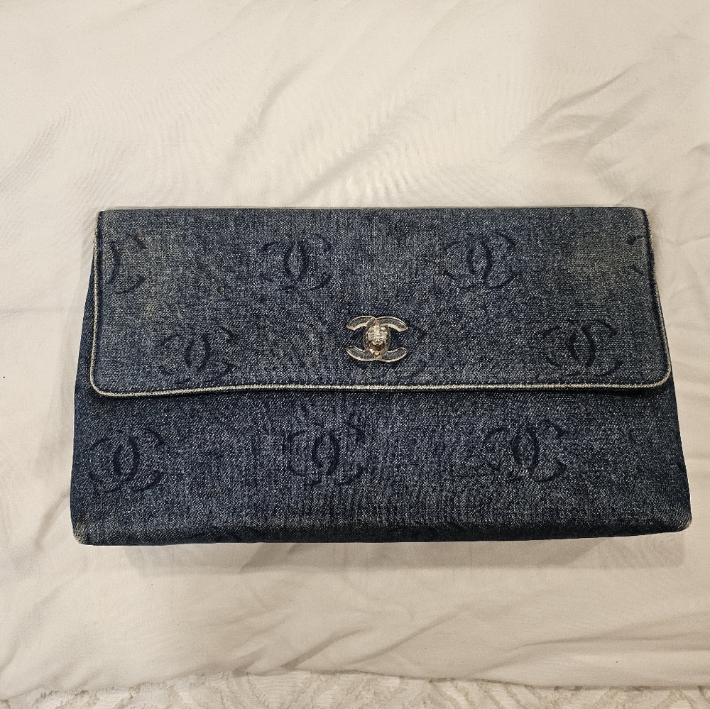 Vintage authentic Chanel denim clutch